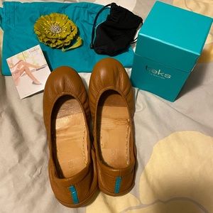 Chestnut Tieks size 8